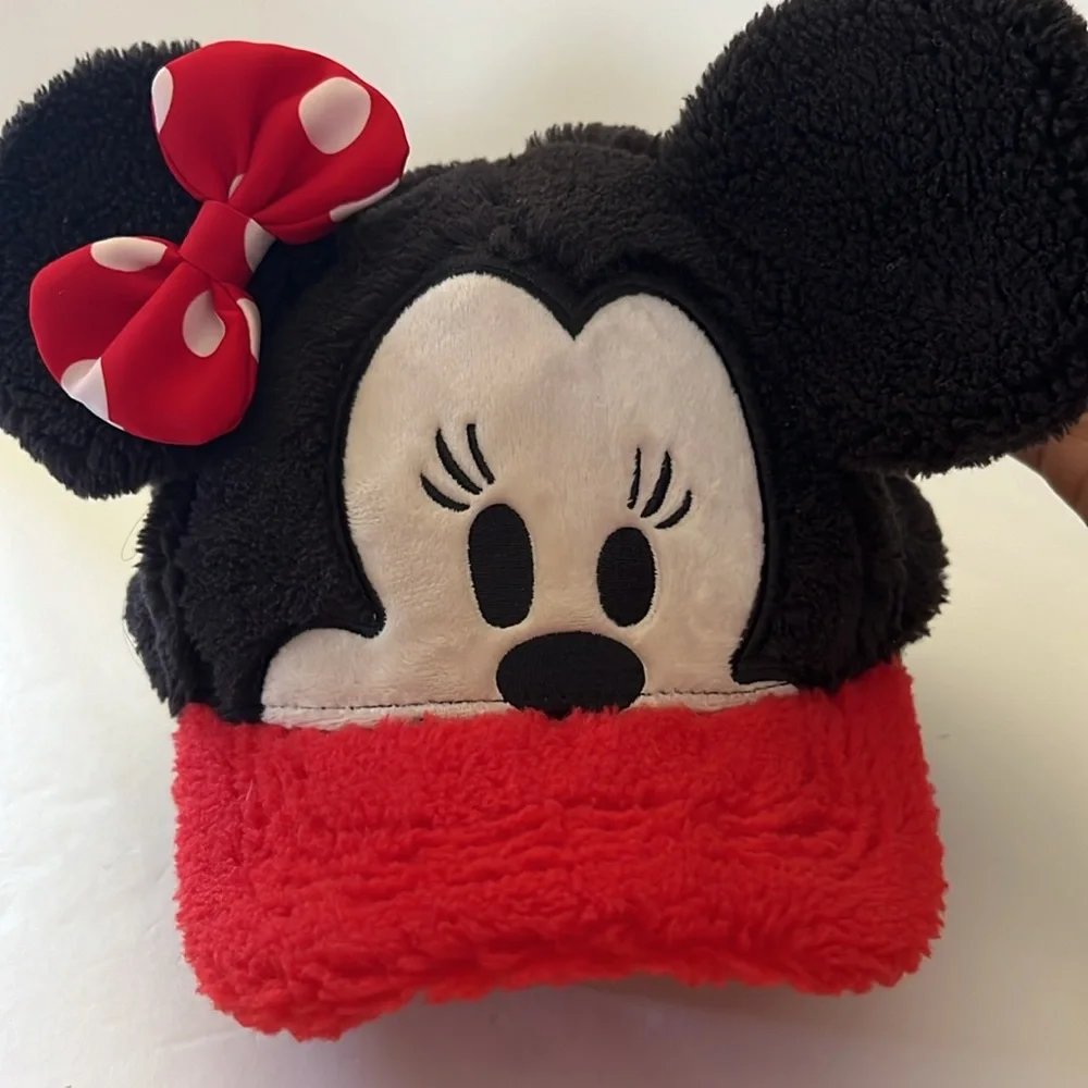 Disney Parks Baby Plushed Minnie cap with red white polka dot bow 54cm